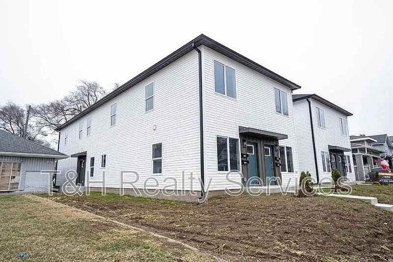 Building Photo - 2814 E Michigan St #D