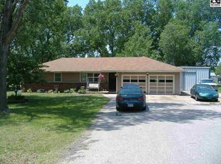 5901 N Cactus Dr, Hutchinson, KS 67502