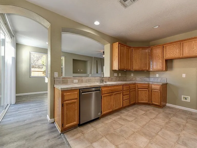 3625 Poppy Hill Way — Photo 11