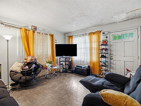 3rd image of 607 2nd Ave