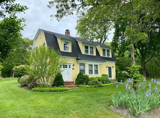 84 Old Depot Rd, Quogue, NY 11959