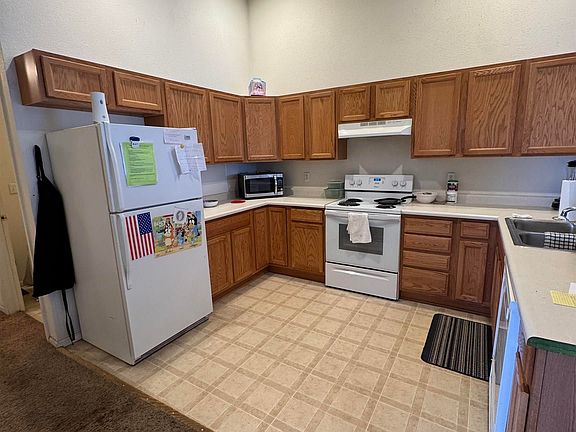2nd image of 313 Hunters Way