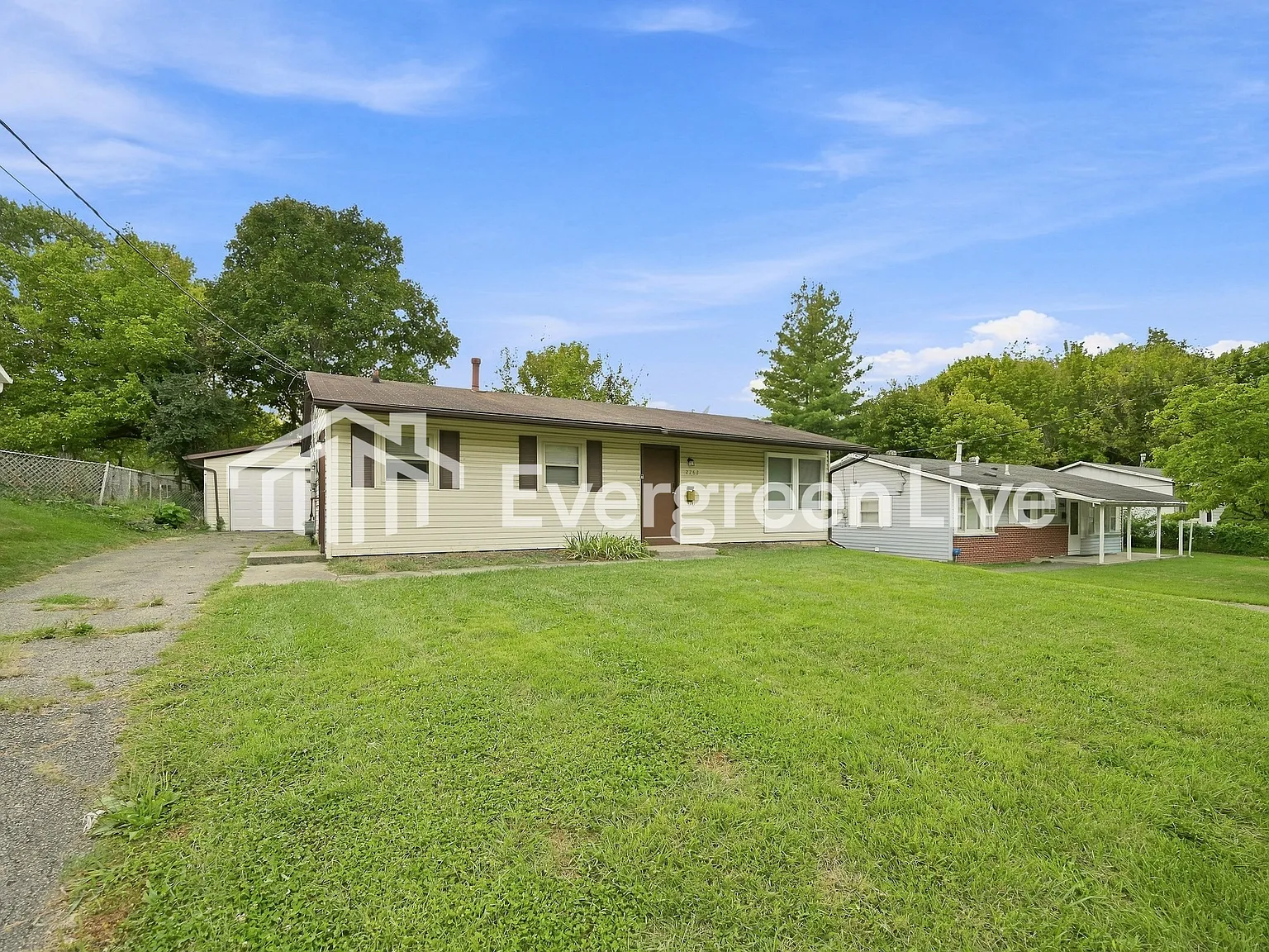 3 bed, 1.0 bath, 960 sqft, $1,345 — Photo 2