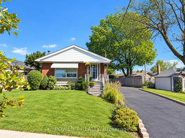 3 Brantwood Dr, Toronto, ON M1H 2G5