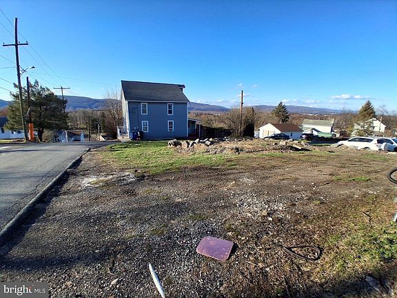 5th image of 31 Main St