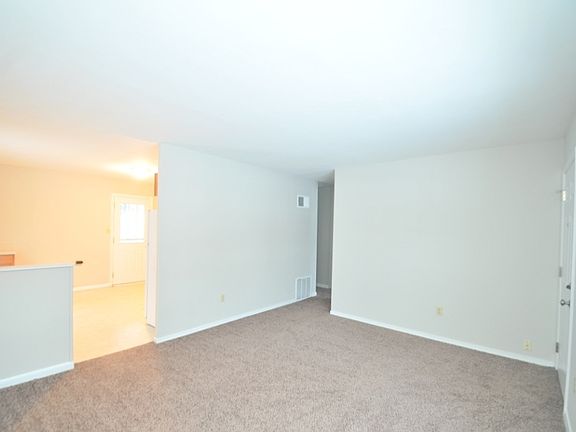 3rd image of 3036 Hyannis Dr