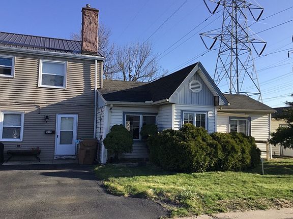 3rd image of 37 E Glenwood Ct