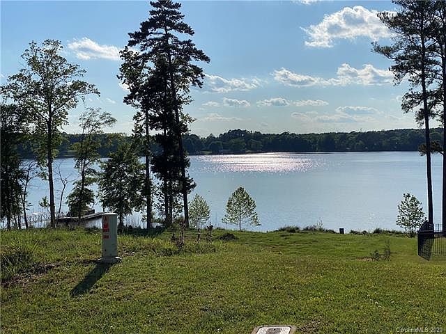 1st image of 10261 Lake Shore Dr #98