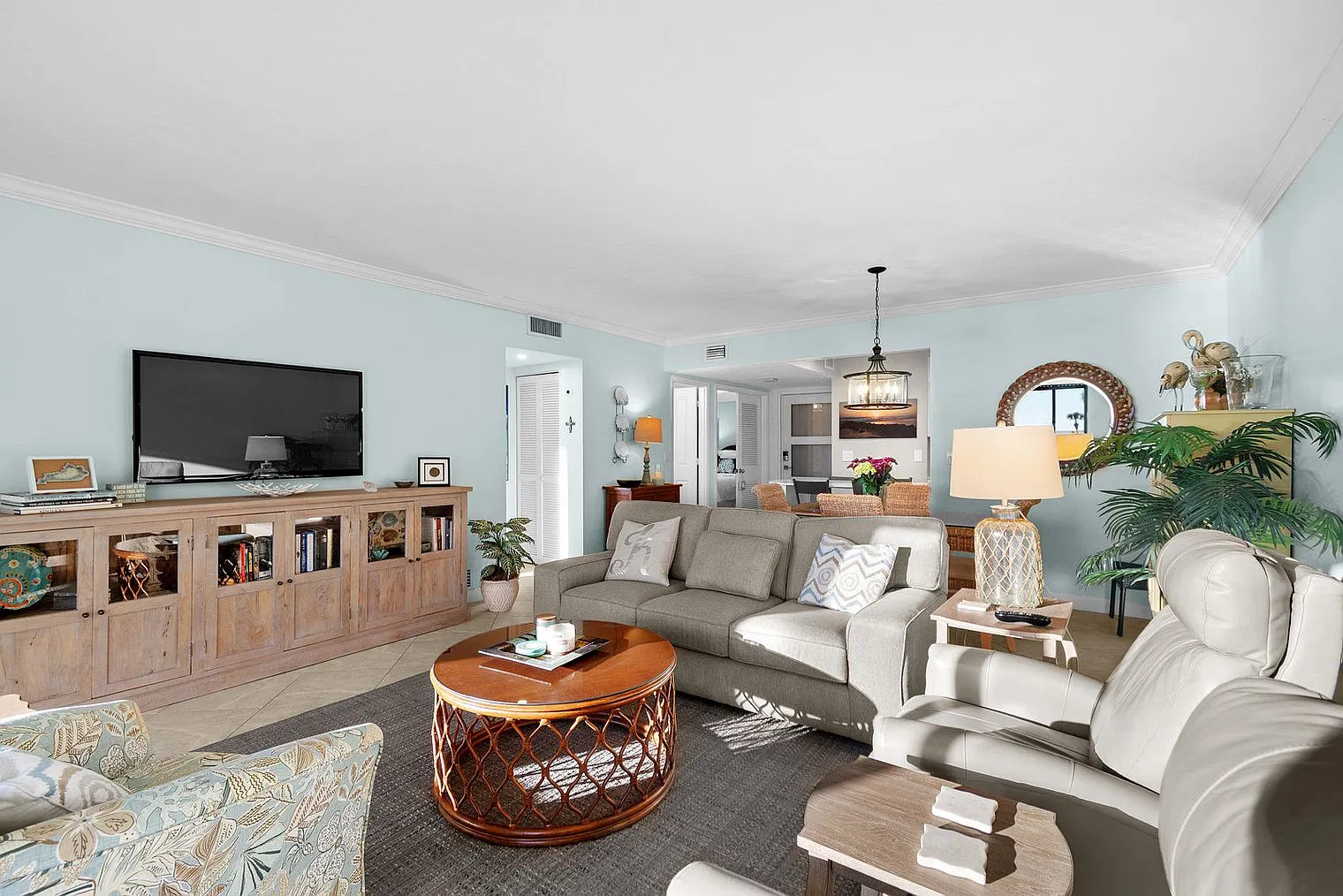 2 bed, 2.0 bath, 1065 sqft, $6,300 — Photo 3