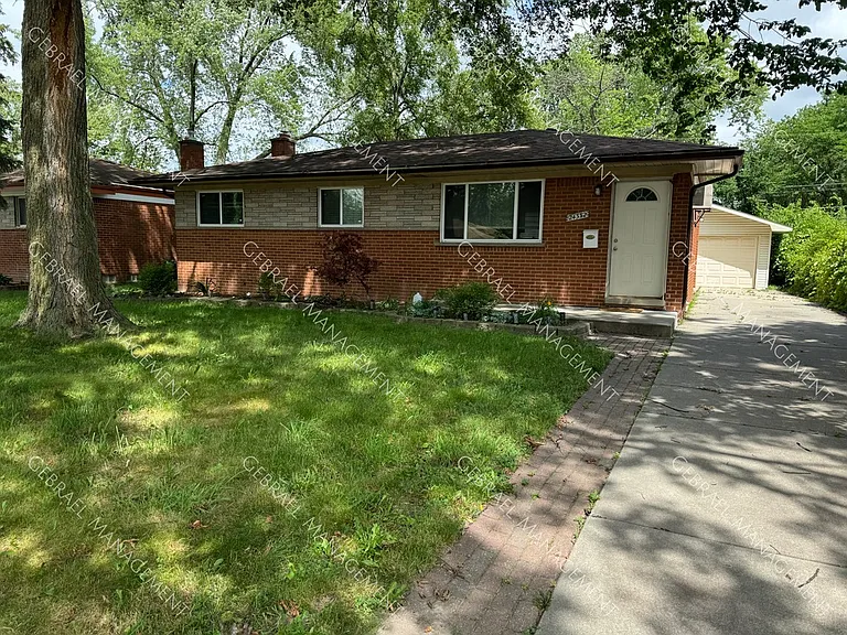 24332 Cunningham Ave — Photo 12