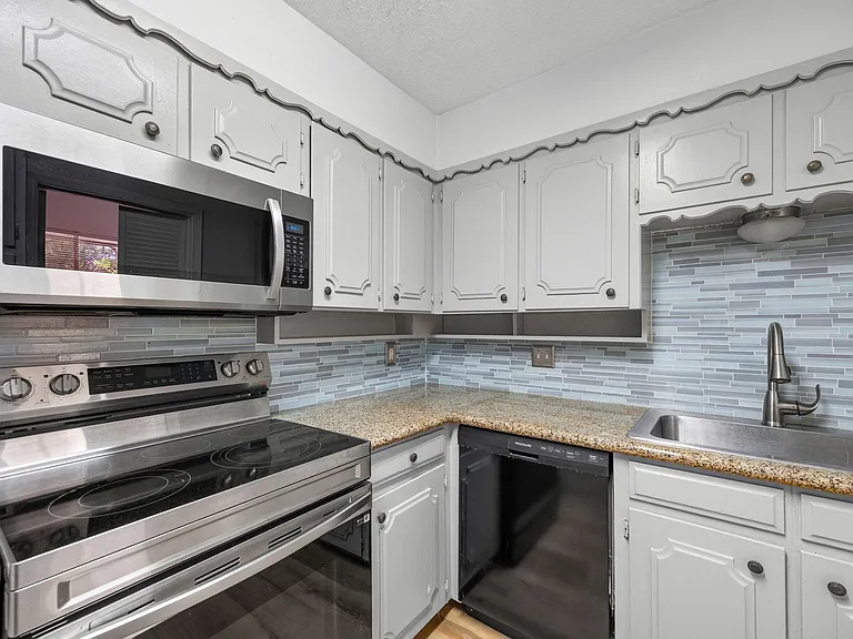 2019 Fleur De Lis Ct — Photo 15