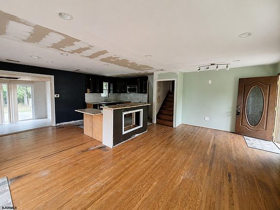 4th image of 844 Smith Bowen Rd