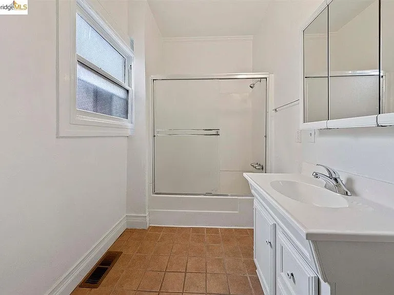 429 Euclid Ave #A — Photo 8