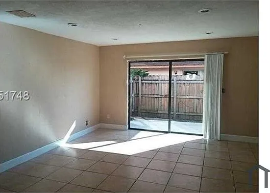 2442 SW 42nd Ave #1F — Photo 4
