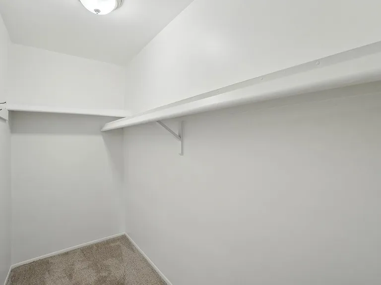 Taylor Gardens Apartments — Photo 14