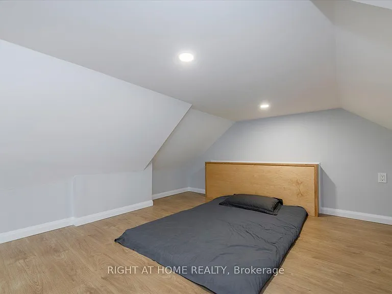 241 Rockaway Beach Pl — Photo 37