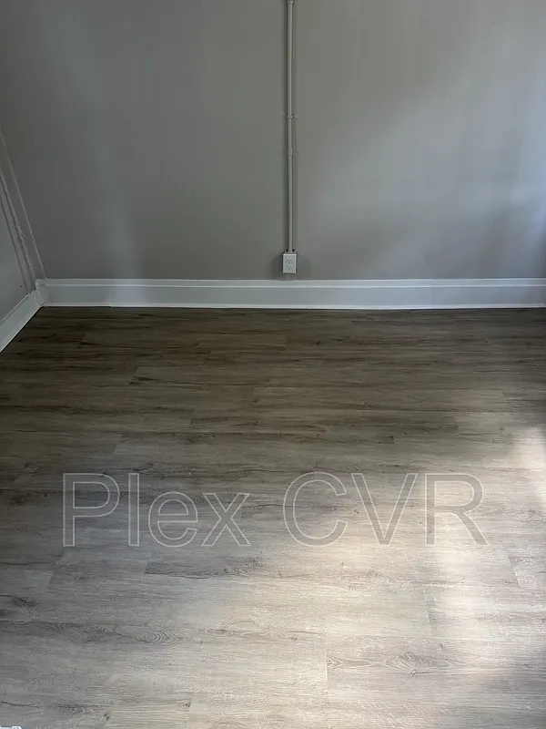 3 bed, 1.0 bath, 966 sqft, $1,100 — Photo 3
