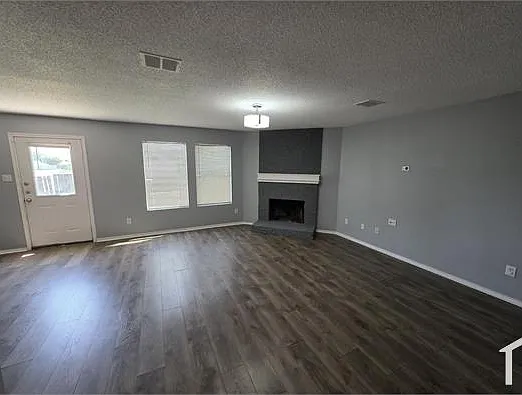 5 bed, 3568 sqft, $3,500 — Photo 3