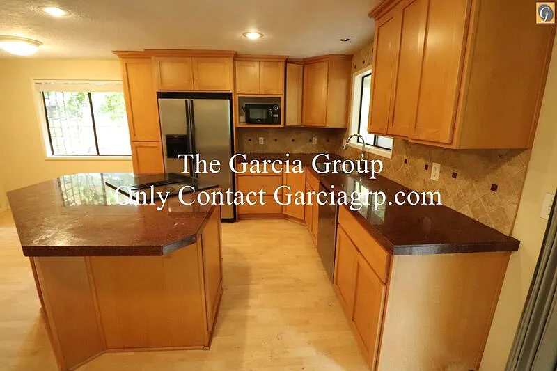 3 bed, 2.0 bath, 1350 sqft, $2,395 — Photo 4