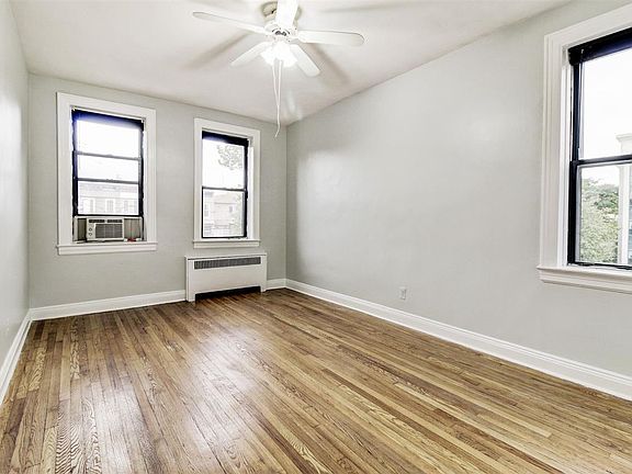 5th image of 108 Palisade Ave APT B4