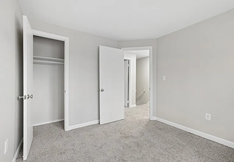 Fox Hill Commons — Photo 12