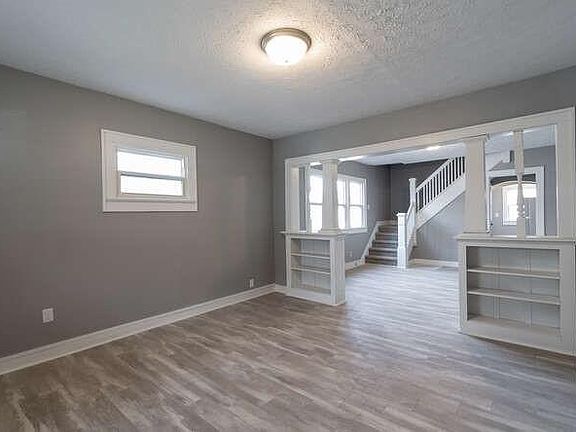 4th image of 411 N Gladstone Ave