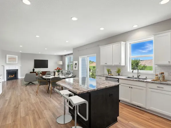 8262 Arrowwood Ln N, Maple Grove, MN 55369