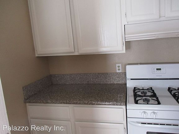 4th image of 1615 E Broadway APT A