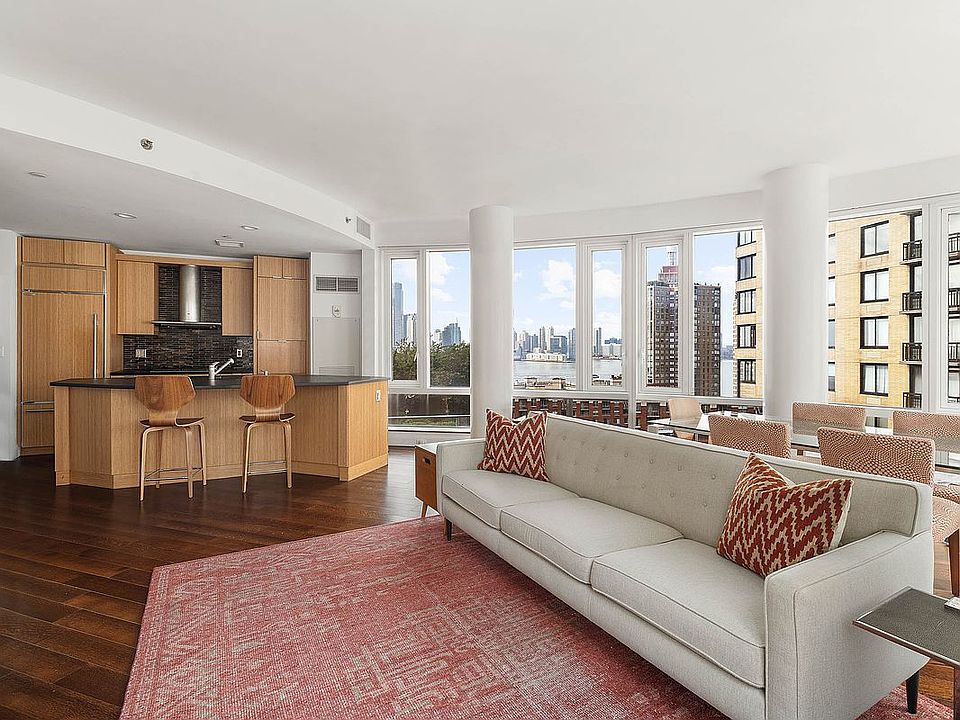1st image of 70 Little St W Unit 14B