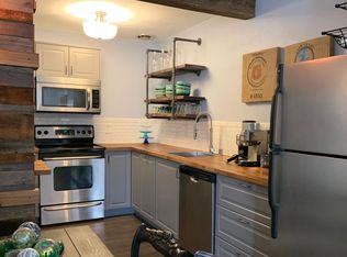 6186 Golden Valley Rd, Golden Valley, MN 55422