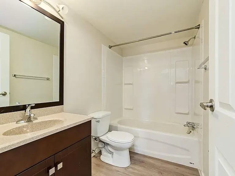 4102 43rd Ave #101 — Photo 8
