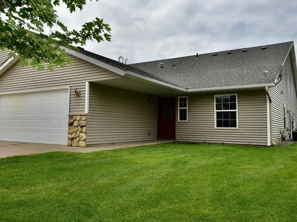 806 11th Ave NE, Milaca, MN 56353