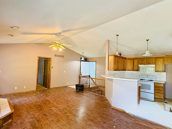 2nd image of 2714 S Rainier Cir