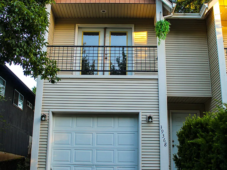 38368 Hood St — Photo 1