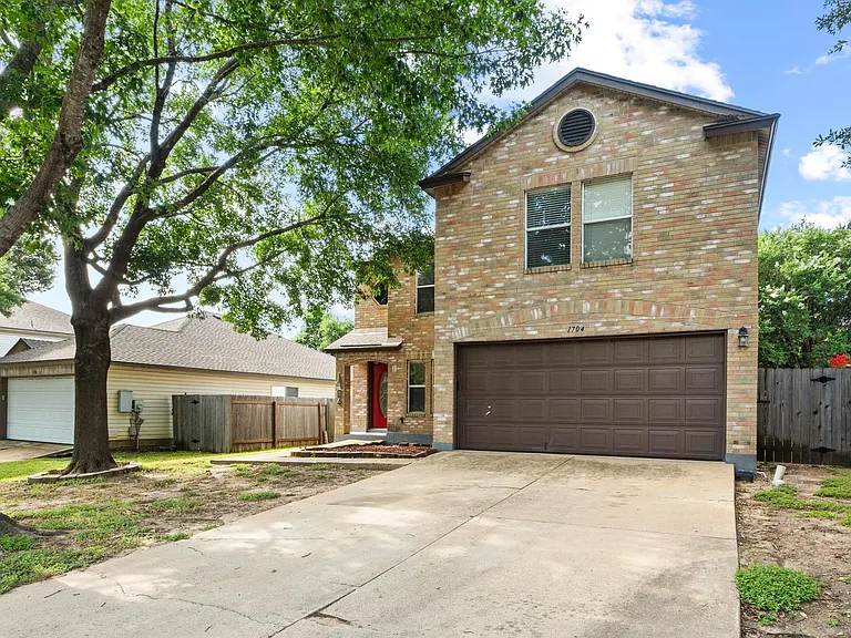 1704 Matagorda Dr — Photo 3