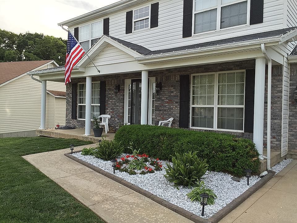 2nd image of 1182 Sweeping Oaks Dr