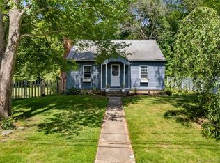 5 Grove St, Deep River, CT 06417