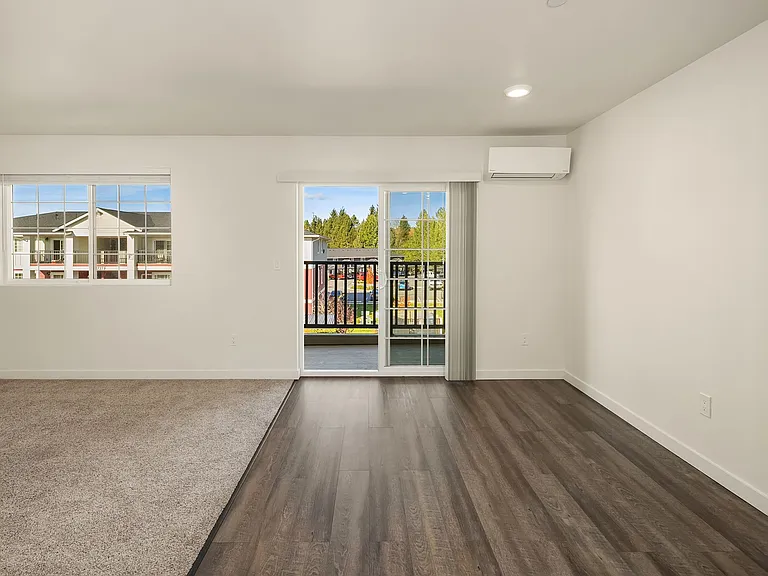 The Lake Apartments — Photo 4