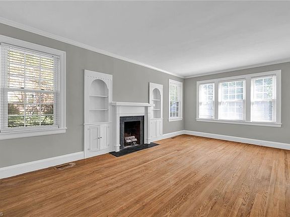 5th image of 928 Courtland Ave