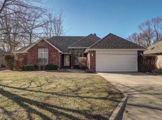 2262 W Allen Dr, Springfield, MO 65810