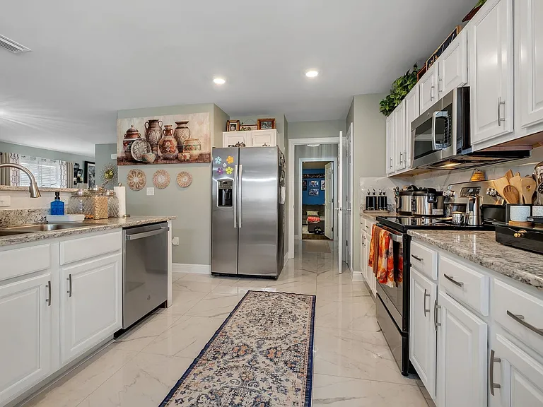 4800 Silent Creek Ln — Photo 16