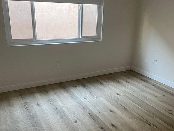 4th image of 929 N Stanley Ave #6
