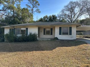 210 Grady Ave N, Douglas, GA 31533