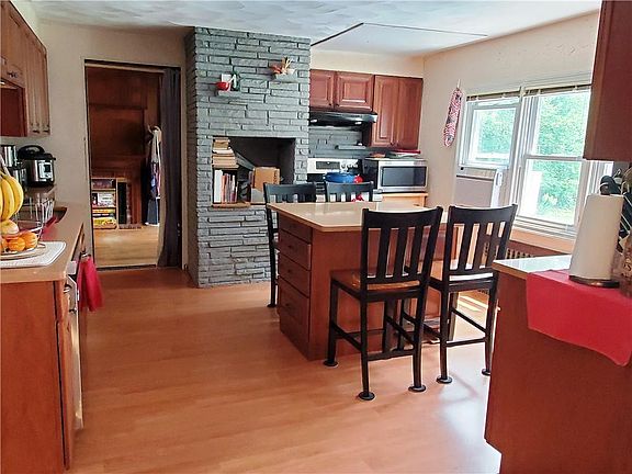 5th image of 98 Belfield Dr