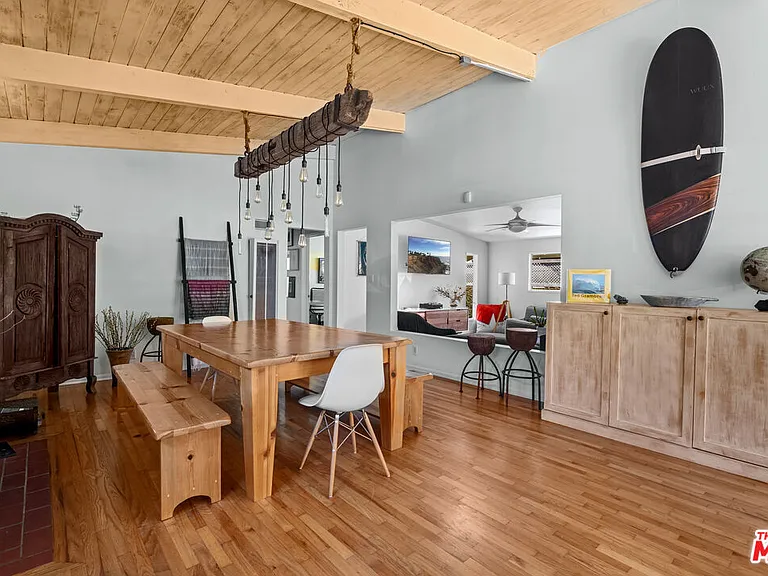 3612 Greenwood Ave — Photo 3