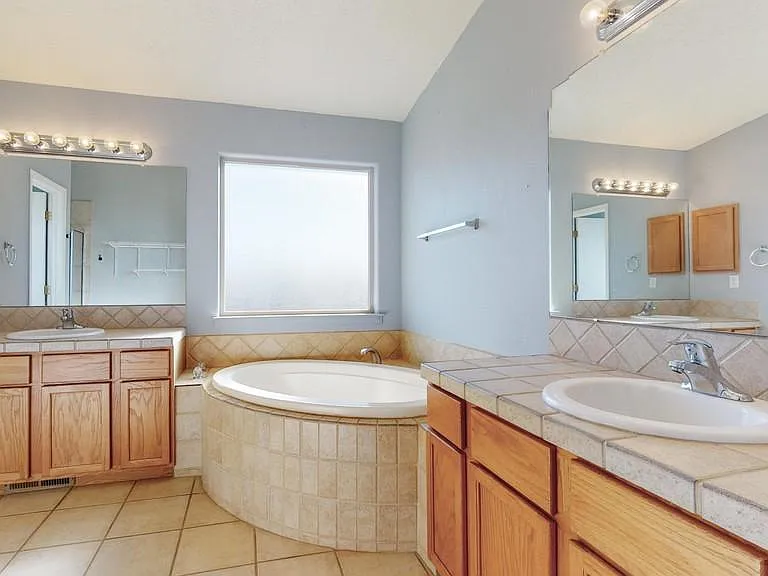 7312 Dancing Eagle Ave NE — Photo 18