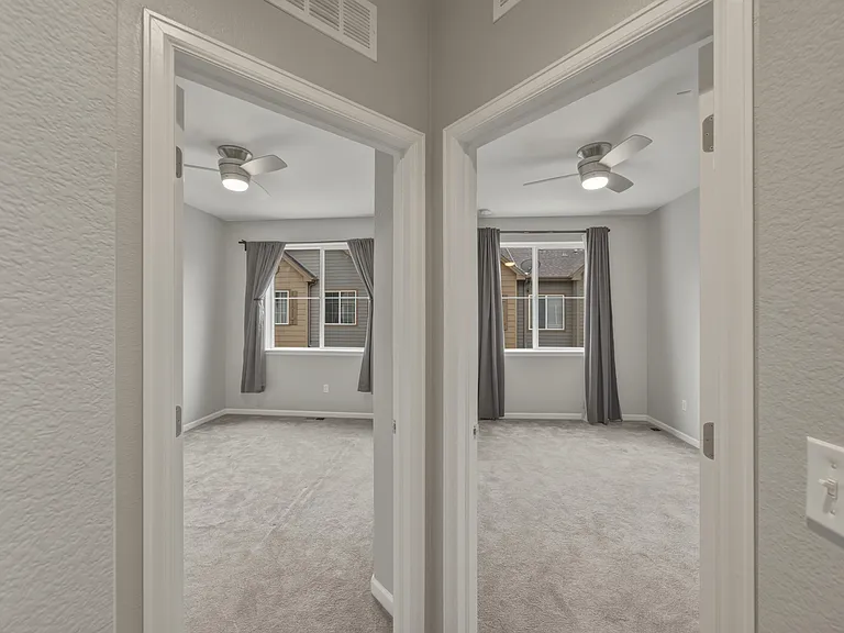 562 E Dry Creek Pl — Photo 7