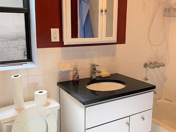 4th image of 346 W 56th St APT 5A