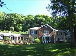 55 Twin Oaks Rd, Bridgewater, NJ 08807