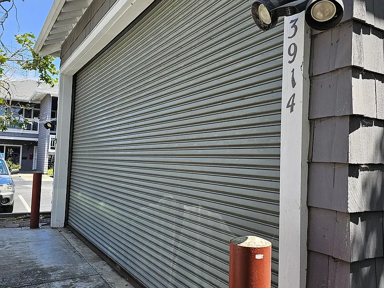 3914 Alameda Ave — Photo 3